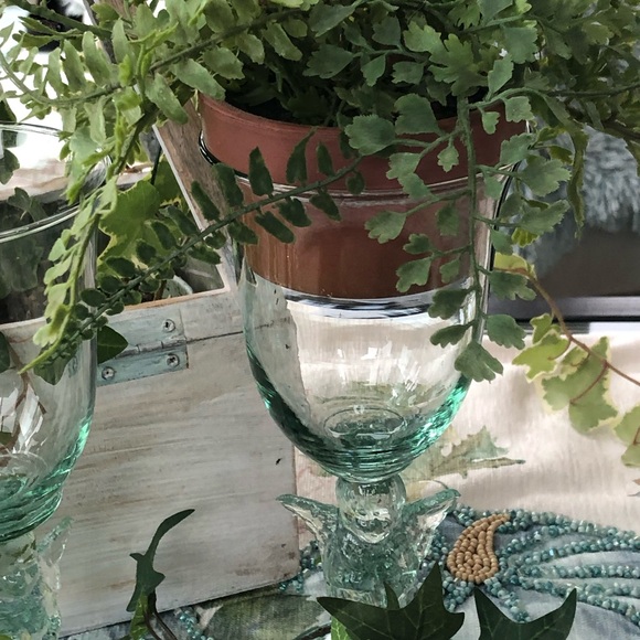 Pair of Angel Stemmed Glases - Picture 7 of 9